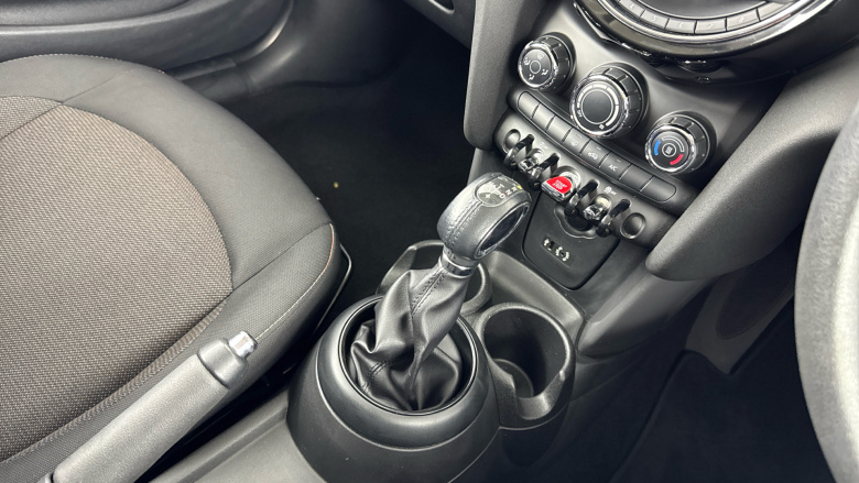 MINI Hatchback 1.5 Cooper 3dr Auto Petrol Hatchback